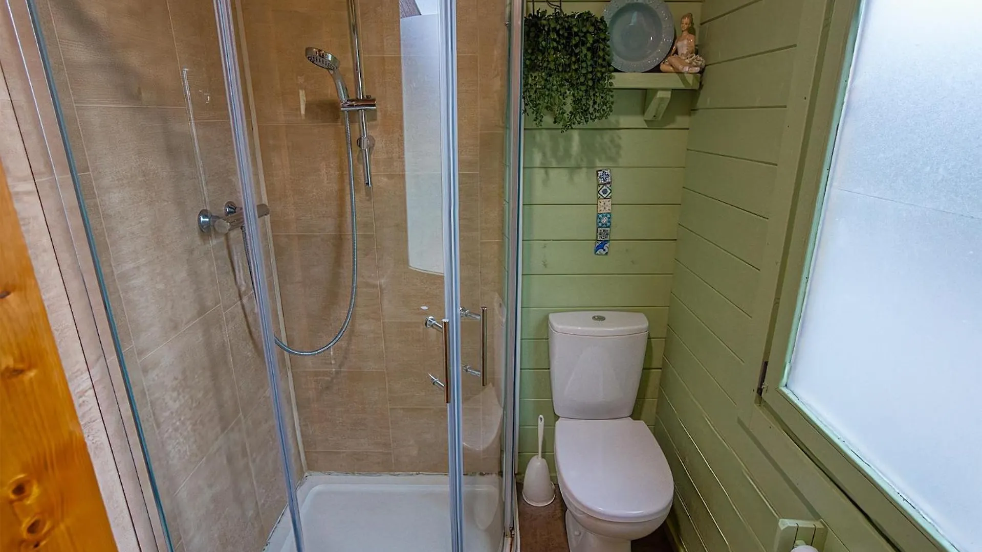 Red Robin Nest Apartment Galway Ireland